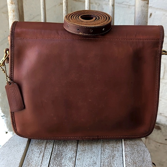 Vintage COACH 70's Saddle/ buckle Courier Large - Picture 4 of 17